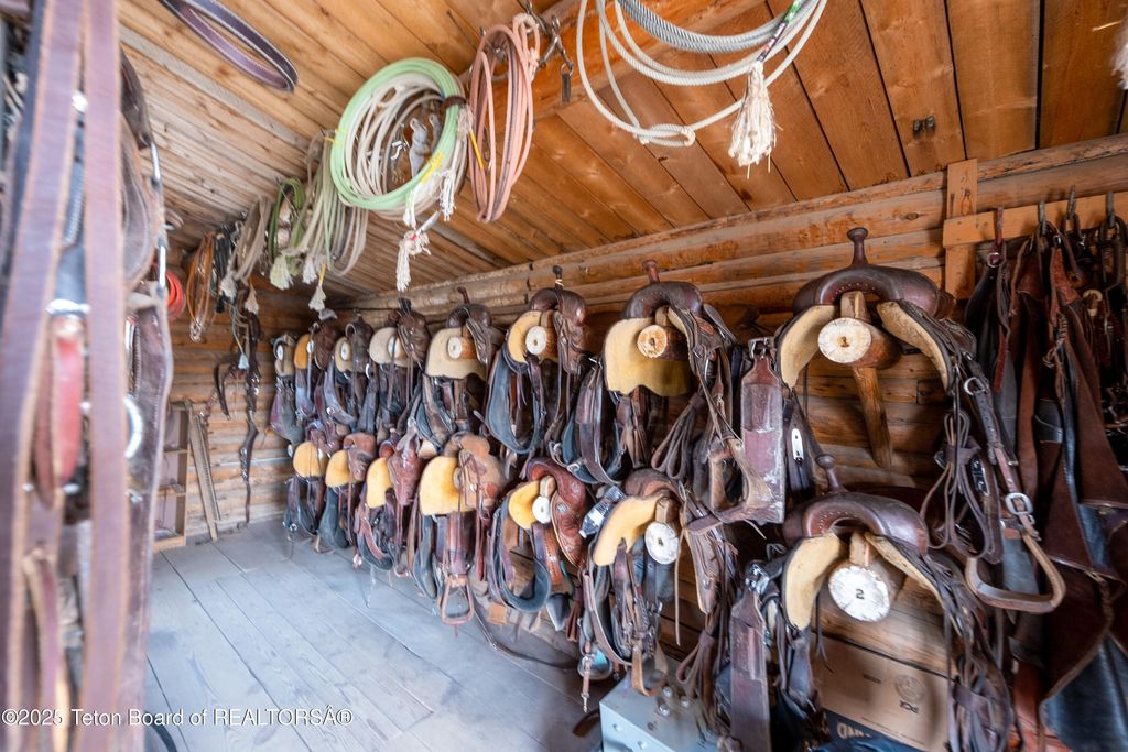 3737 US-26, Dubois, WY 82513 photo 20