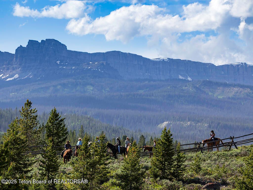 3737 US-26, Dubois, WY 82513 photo 27