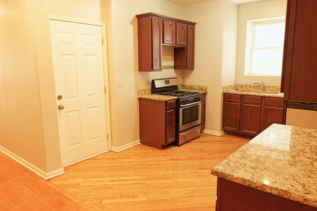 7753 S ESSEX Avenue 2S, Chicago, IL 60643