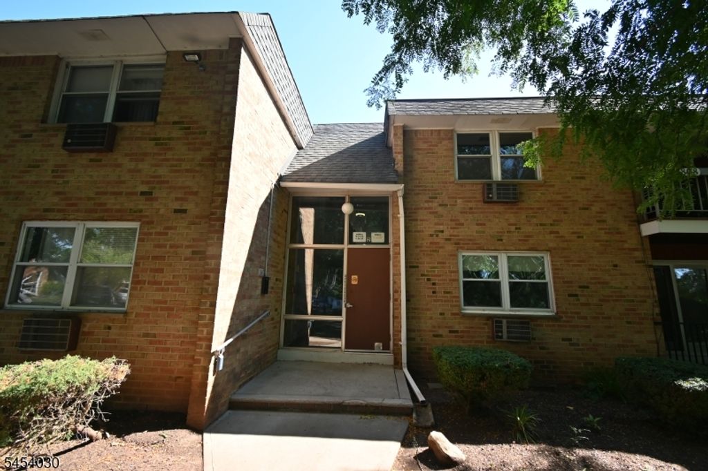 808 Eves Dr 2M, Hillsborough Twp., NJ 08844 — exterior