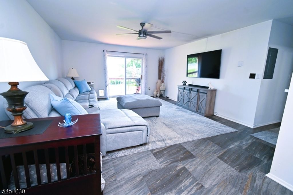 808 Eves Dr 2M, Hillsborough Twp., NJ 08844 — photo 3