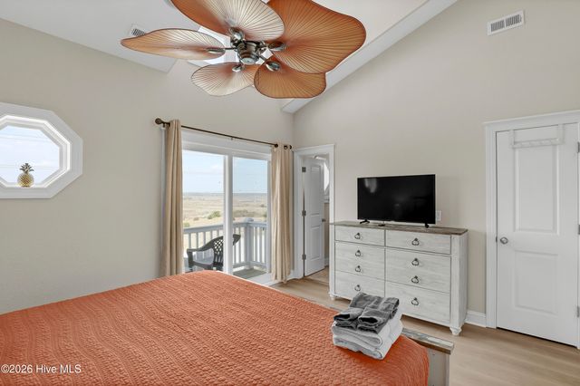 3870 Island Drive, Sneads Ferry, NC 28460