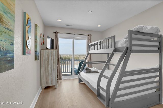 3870 Island Drive, Sneads Ferry, NC 28460