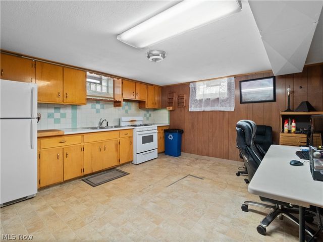 3406 Marioncliff Drive, Parma, OH 44134