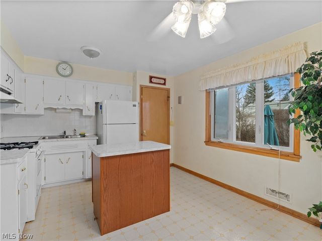 3406 Marioncliff Drive, Parma, OH 44134