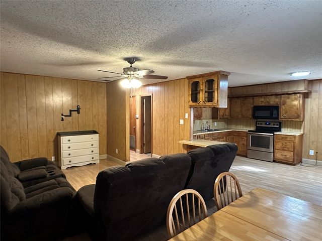 102 N 7th Street, Celeste, TX 75423