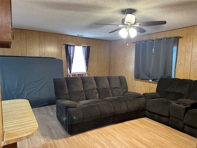 102 N 7th Street, Celeste, TX 75423