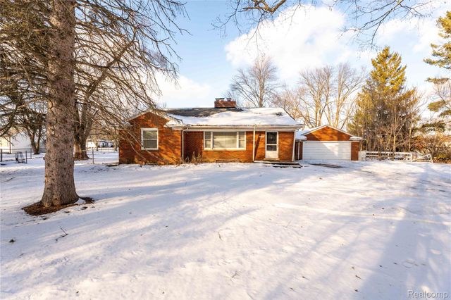 2580 Walnut Lake Road, West Bloomfield Charter Township, MI 48323