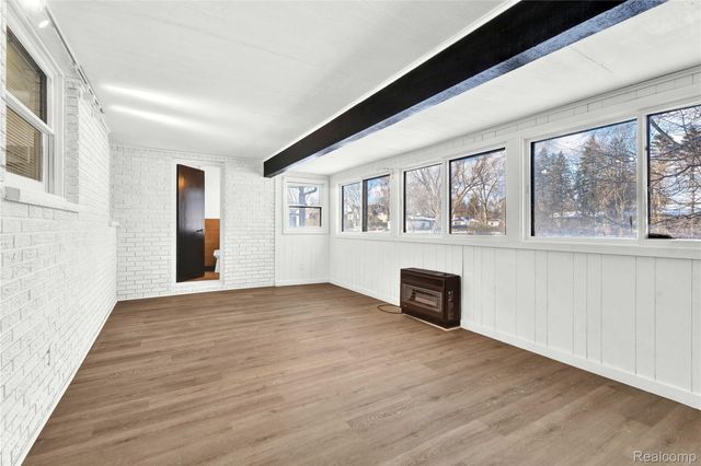 2580 Walnut Lake Road, West Bloomfield Charter Township, MI 48323