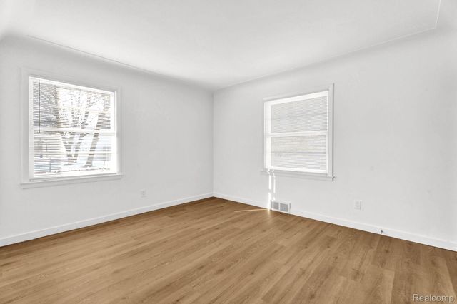 2580 Walnut Lake Road, West Bloomfield Charter Township, MI 48323