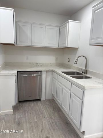 3319 W EDGEMONT Avenue, Phoenix, AZ 85009