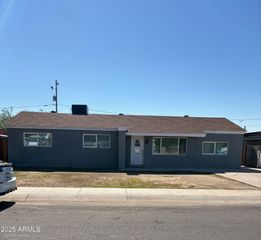 3319 W EDGEMONT Avenue, Phoenix, AZ 85009