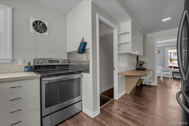 62 Barrington Road, Bloomfield Hills, MI 48302