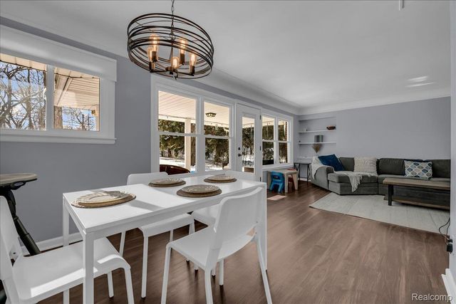 62 Barrington Road, Bloomfield Hills, MI 48302