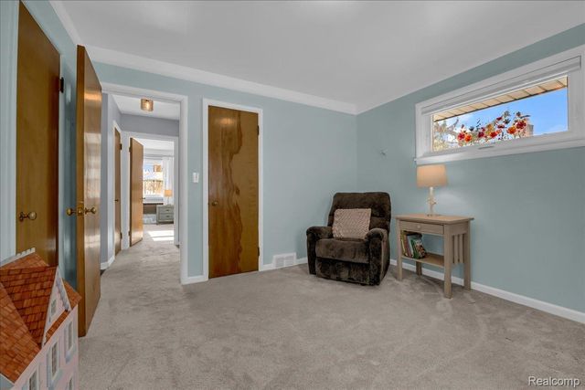 62 Barrington Road, Bloomfield Hills, MI 48302