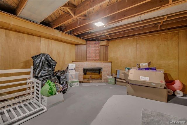 62 Barrington Road, Bloomfield Hills, MI 48302