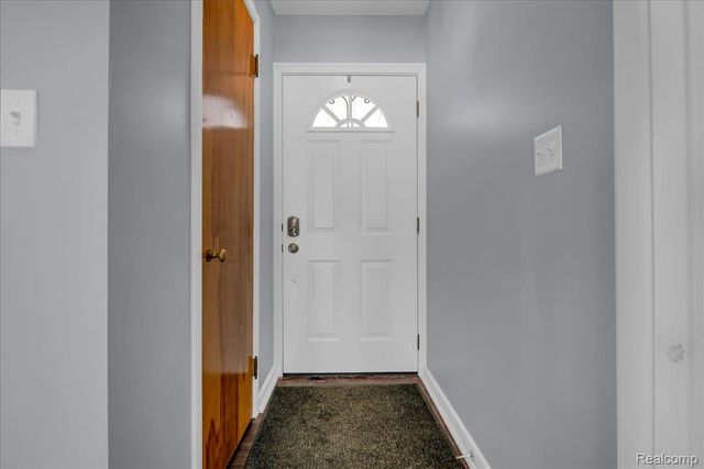 62 Barrington Road, Bloomfield Hills, MI 48302