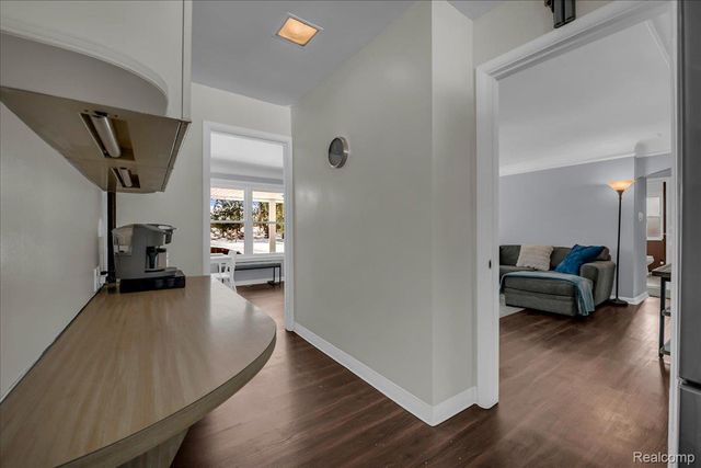 62 Barrington Road, Bloomfield Hills, MI 48302