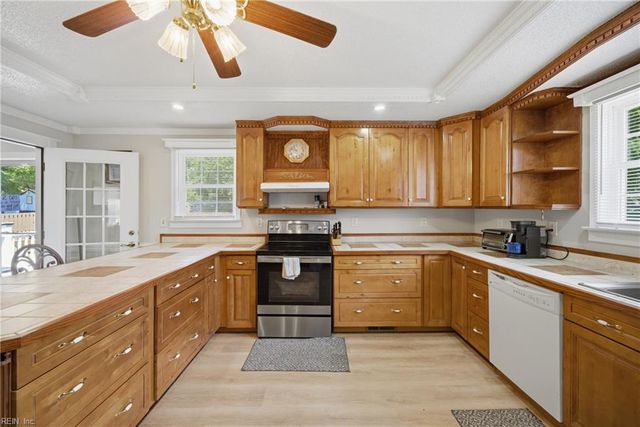 7 Bedford RD, Newport News, VA 23601