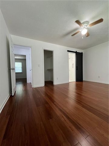 1001 Park Gate Place, Stone Mountain, GA 30083