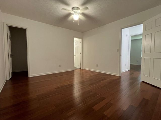 1001 Park Gate Place, Stone Mountain, GA 30083