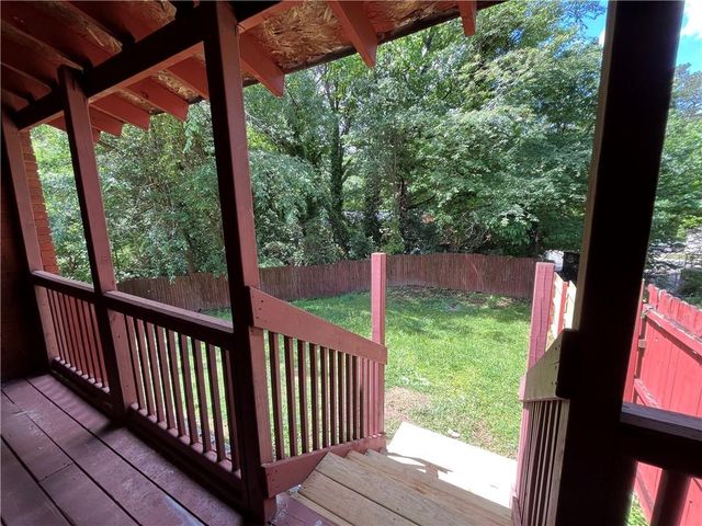 1001 Park Gate Place, Stone Mountain, GA 30083