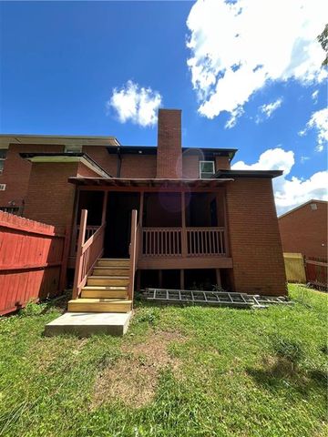 1001 Park Gate Place, Stone Mountain, GA 30083