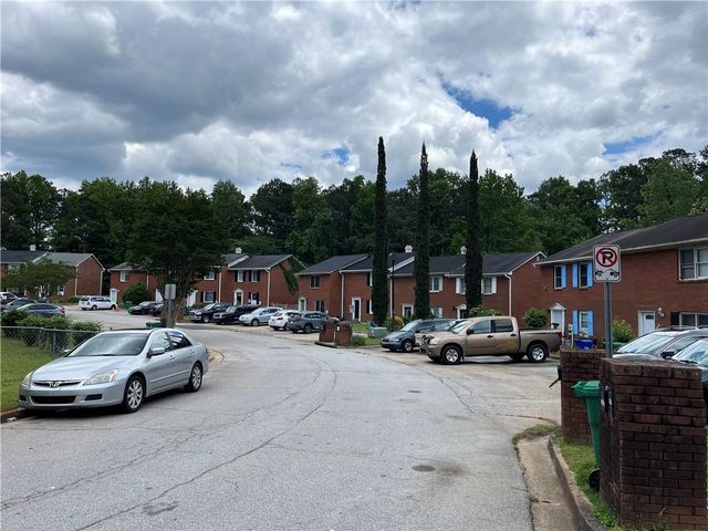 1001 Park Gate Place, Stone Mountain, GA 30083