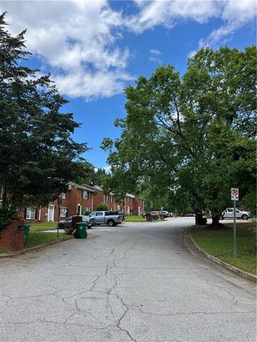 1001 Park Gate Place, Stone Mountain, GA 30083