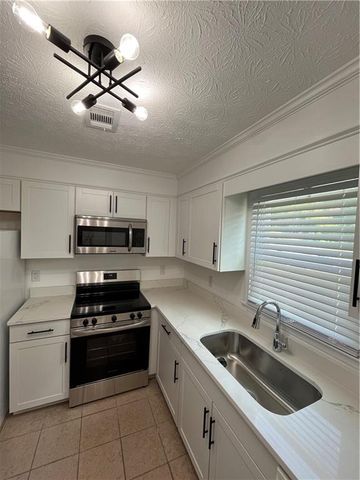 1001 Park Gate Place, Stone Mountain, GA 30083