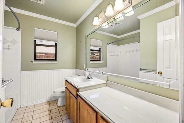 105 Casas Del Sur Street, Granbury, TX 76049