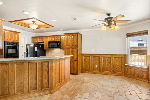 105 Casas Del Sur Street, Granbury, TX 76049