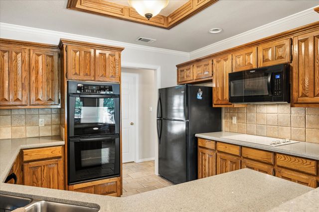 105 Casas Del Sur Street, Granbury, TX 76049