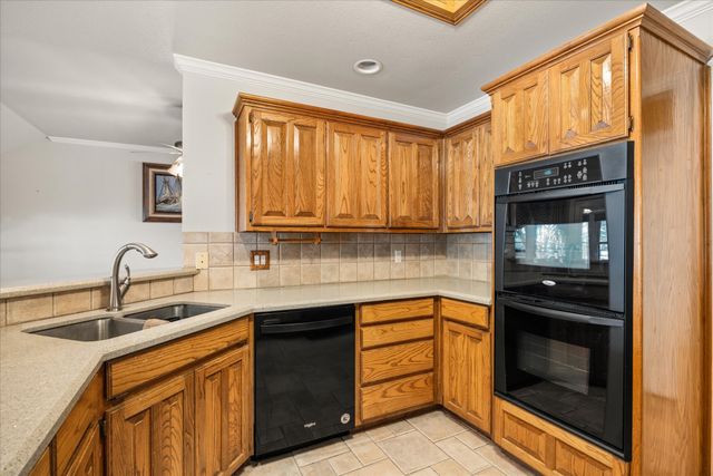 105 Casas Del Sur Street, Granbury, TX 76049