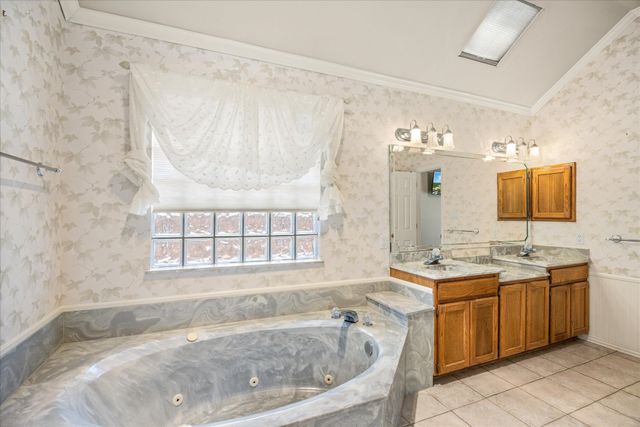 105 Casas Del Sur Street, Granbury, TX 76049
