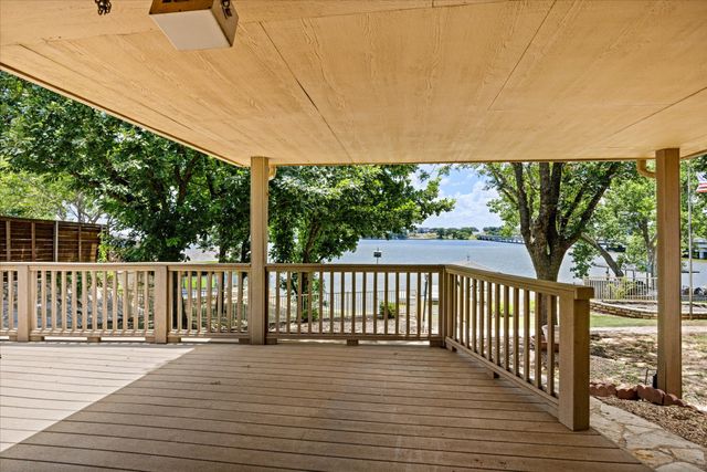 105 Casas Del Sur Street, Granbury, TX 76049