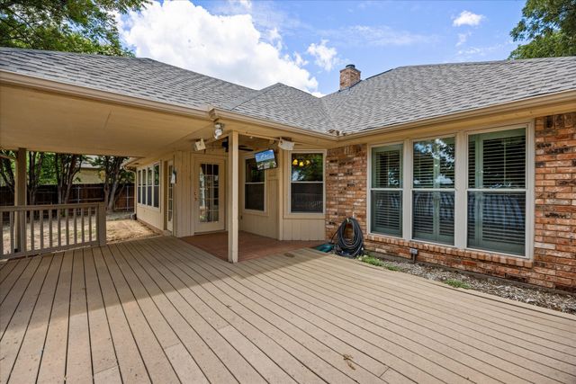 105 Casas Del Sur Street, Granbury, TX 76049