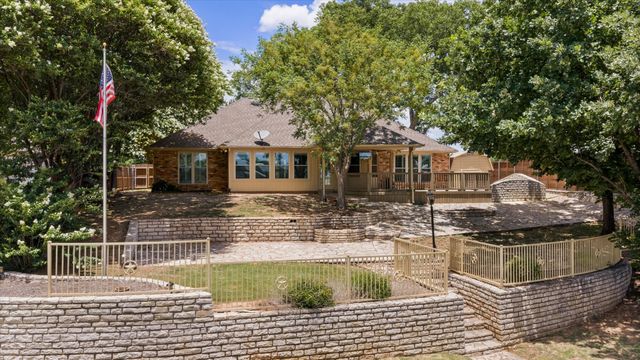 105 Casas Del Sur Street, Granbury, TX 76049
