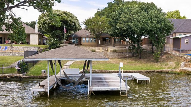 105 Casas Del Sur Street, Granbury, TX 76049