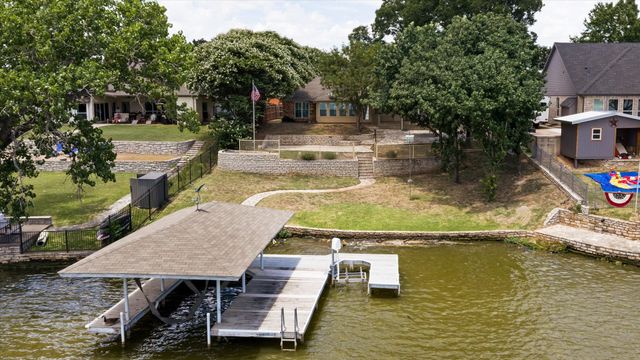 105 Casas Del Sur Street, Granbury, TX 76049