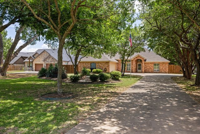 105 Casas Del Sur Street, Granbury, TX 76049