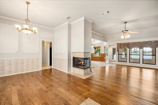 105 Casas Del Sur Street, Granbury, TX 76049