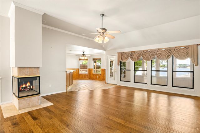105 Casas Del Sur Street, Granbury, TX 76049