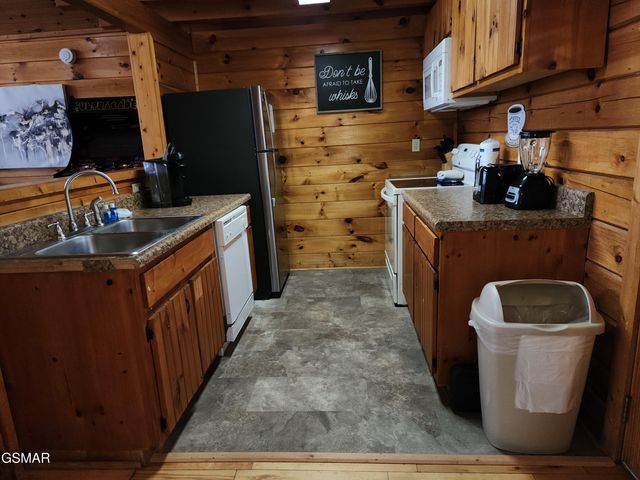 2867 Eagle Crest Way Way, Sevierville, TN 37876