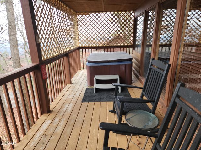 2867 Eagle Crest Way Way, Sevierville, TN 37876