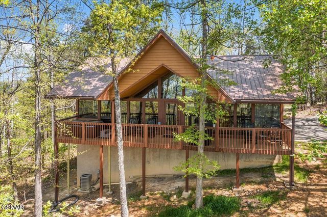 2867 Eagle Crest Way Way, Sevierville, TN 37876