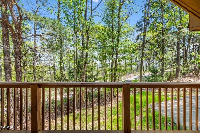 2867 Eagle Crest Way Way, Sevierville, TN 37876