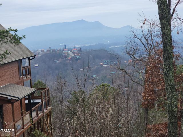 2867 Eagle Crest Way Way, Sevierville, TN 37876