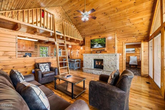 2867 Eagle Crest Way Way, Sevierville, TN 37876