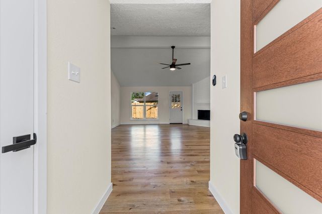 13307 N Thorntree Drive, Houston, TX 77015